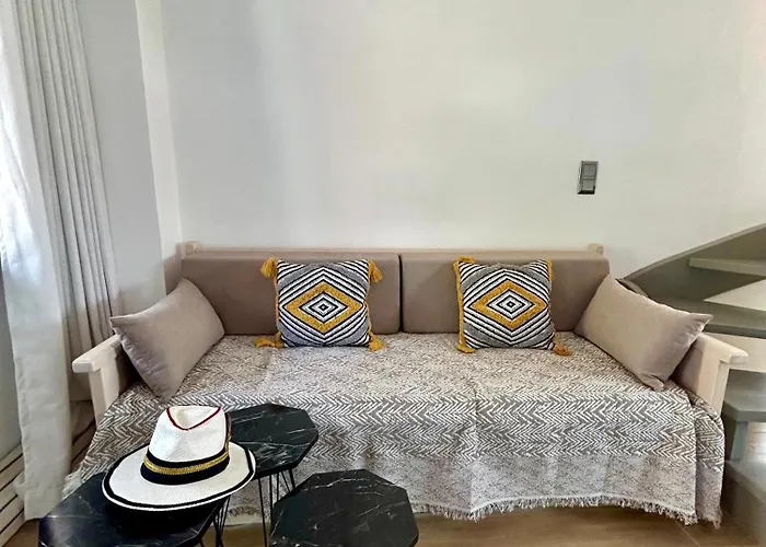 Betty\'S Beach House - By The Sea